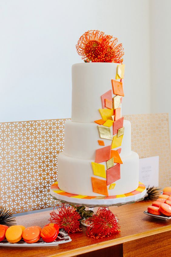 coral modern wedding cake.jpg