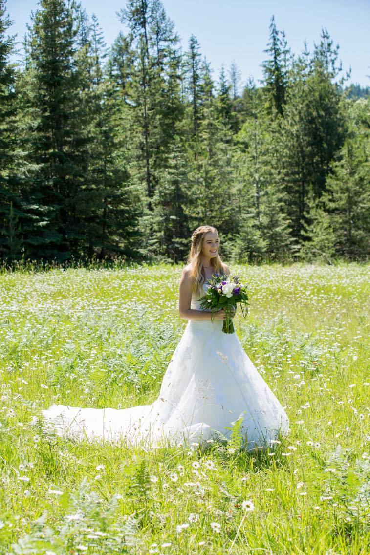 Our Brilliant Bride Samantha | Idaho forest Wedding. Desktop Image